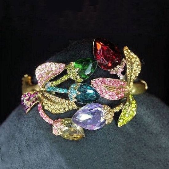 Bracelet Floral Enchantment Bangle - Click Image to Close